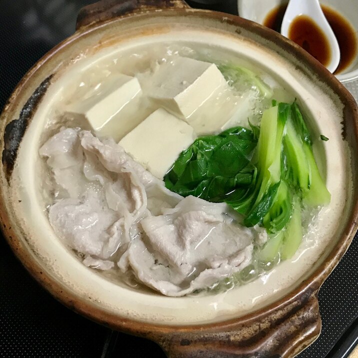 豚肉と豆腐とチンゲン菜の鍋物